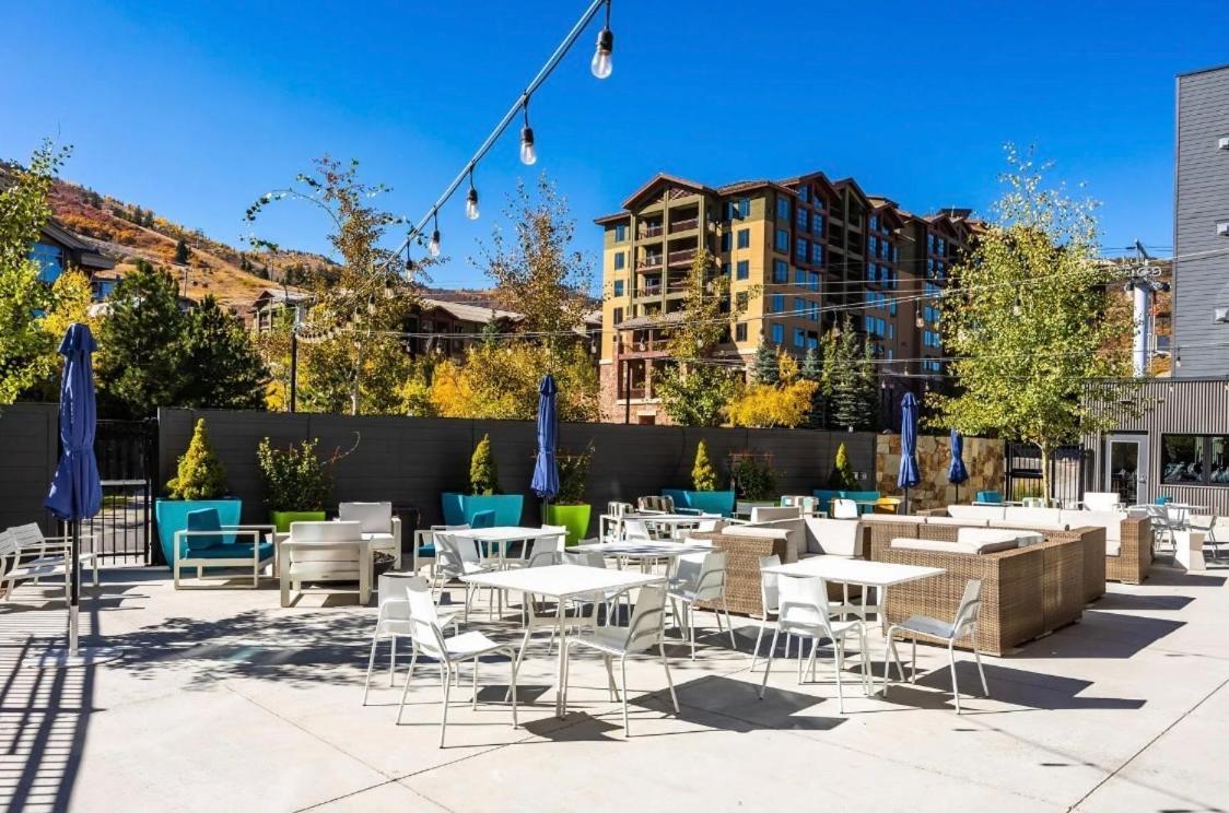 Slope Side Studio In The Heart Of Canyons Village With Heated Pool & Hot Tub! Park City Extérieur photo